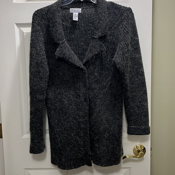 Fuzzy, warm sweater. - Picture 5 of 5